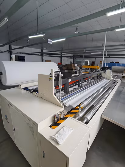 Machines de fabrication de textiles en caoutchouc avec ligne de calandre et unité de rouleaux de refroidissement par eau